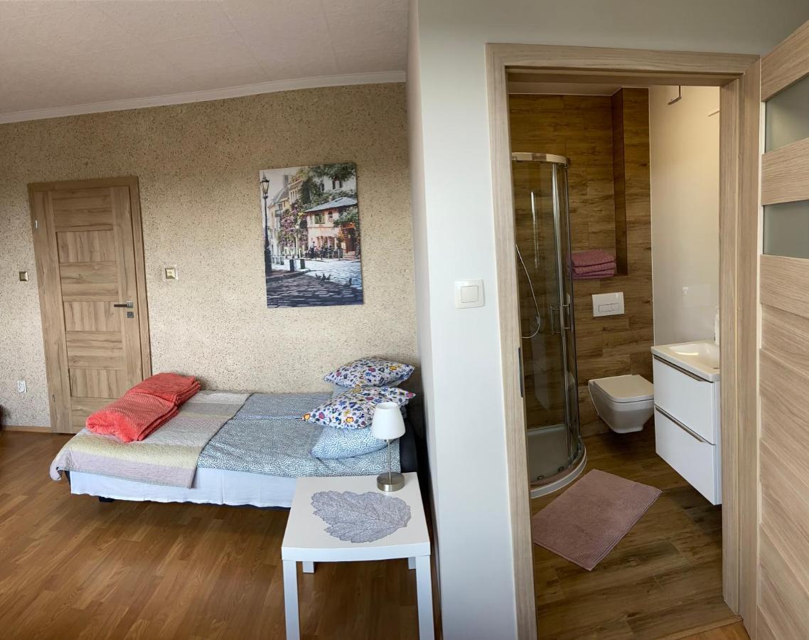 Mira - Mira Pokoje Z Widokiem Na Jezioro Chmielno Eksteriør bilde